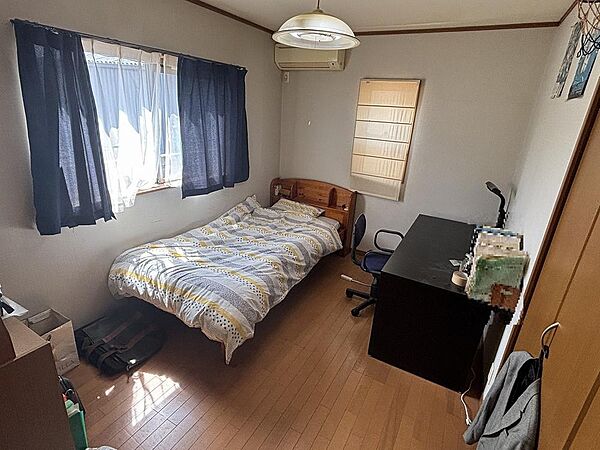 2階、6.0帖の洋室