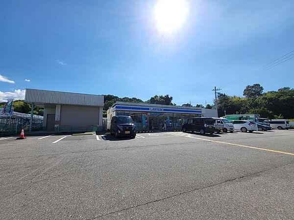 ローソン上宮太子校前店まで1470m