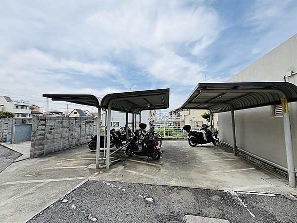 バイク置き場空き状況は要確認
