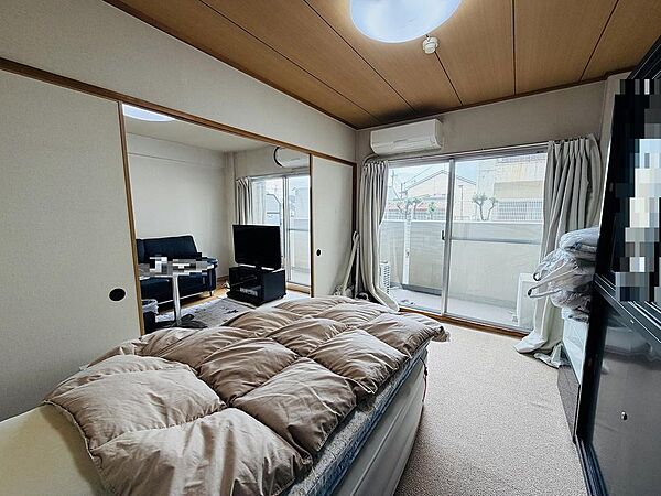 和室約6.0帖リビング横に設けられた和室は子育てスペース等に利用できます♪