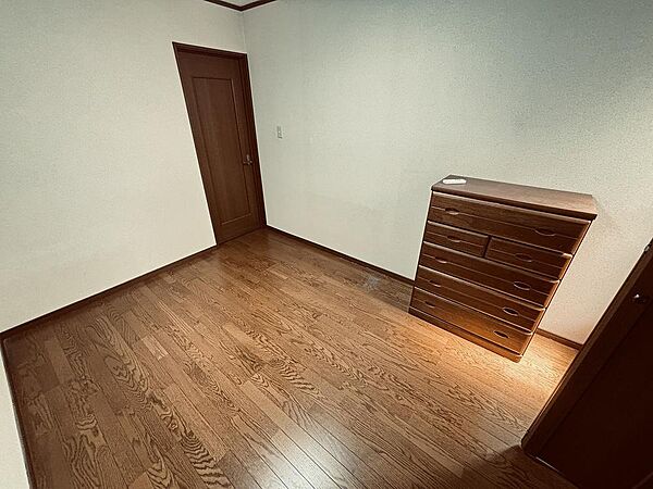 2階北西洋室約6.0帖