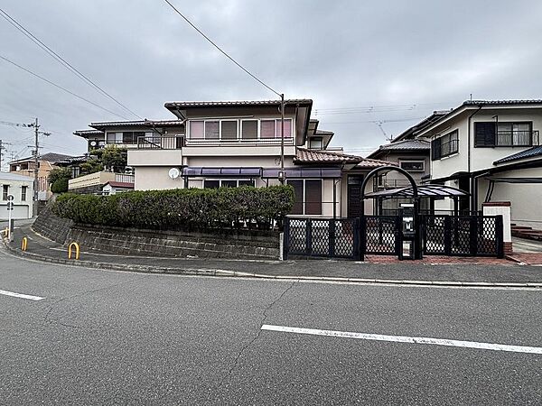 外観：327002991456