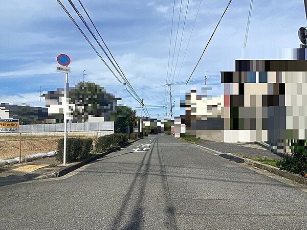 東側前面道路：約9.4ｍ