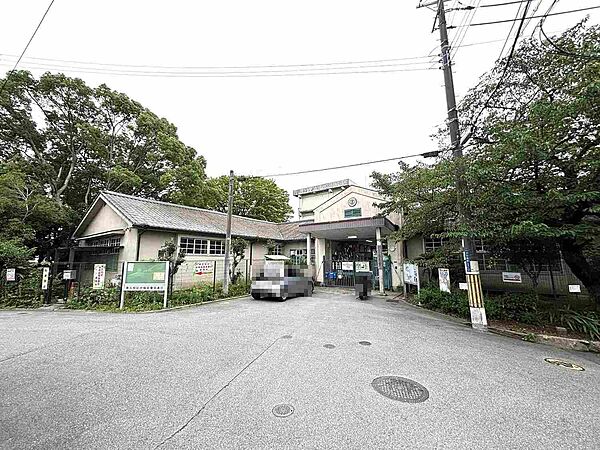 寝屋川市立第五小学校まで約400ｍ