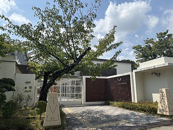 ふじしろ幼稚園（916m）