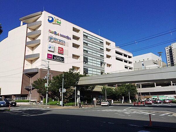 デュー阪急山田店まで1000m
