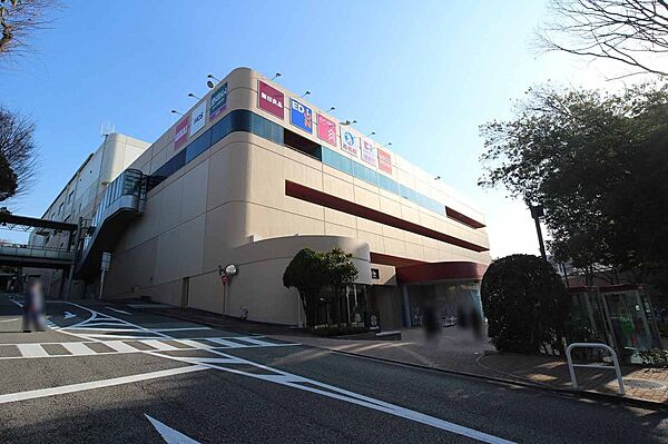 トナリエ南千里アネックスへ約660ｍ