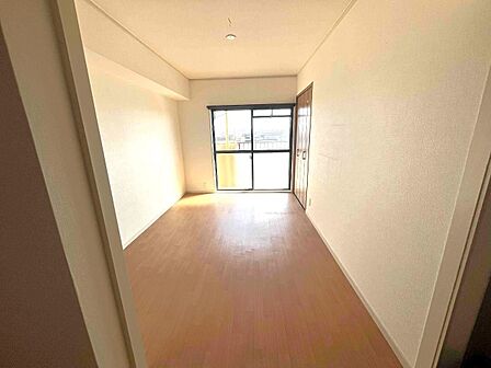 洋室約6帖です♪