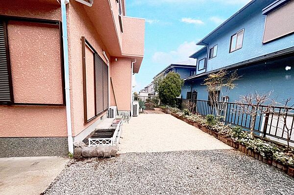 ・家庭菜園や植栽をお楽しみいただける庭です。