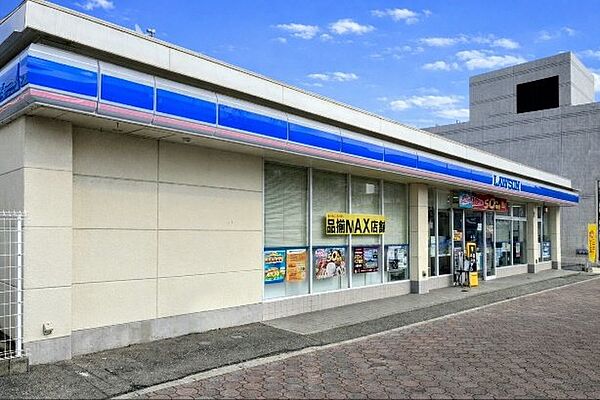 ローソン三田フラワータウン駅前店徒歩13分