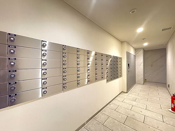 メールコーナーには宅配ボックスを完備。不在票とは無縁の暮らしを実現