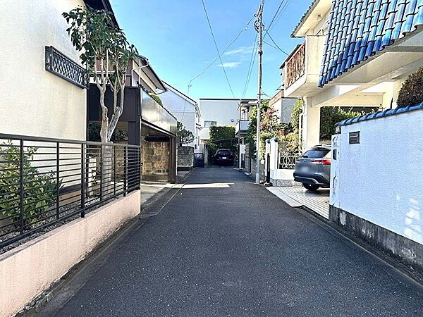 北側前面道路（持分あり）