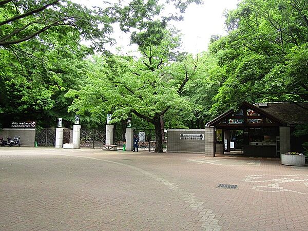 井の頭恩賜公園（744m）