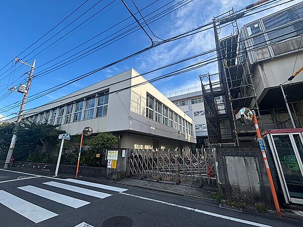 武蔵野市立本宿小学校（419m）