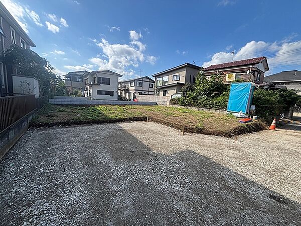 陽光降り注ぐ、開放感のある角地。閑静な住宅街で、理想の住まいを創造しませんか。ご家族との新しい暮らしがここから始まります。