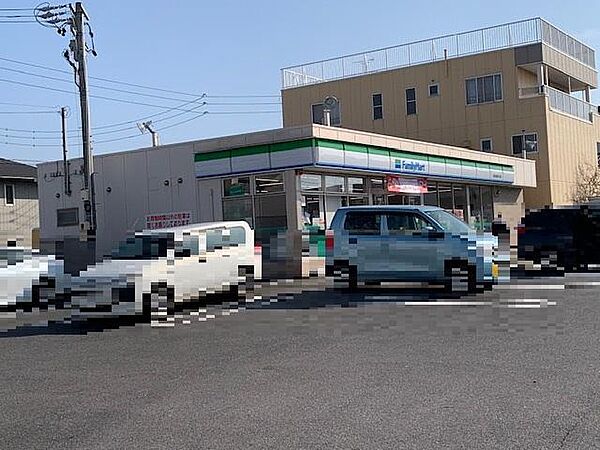 ファミリーマート蟹江源氏四丁目店まで1111m