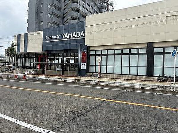 ヤマダイ呼続店まで318m　徒歩4分の場所にあるスーパー。
