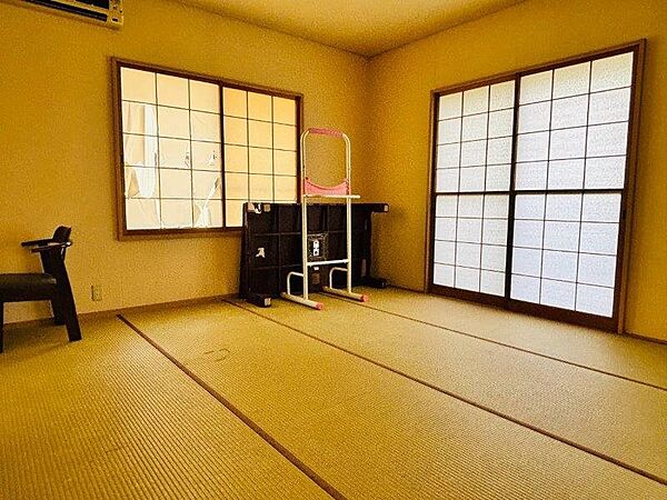 ふっと息が抜ける和室で、家の中に安らぎの時間が生まれます。