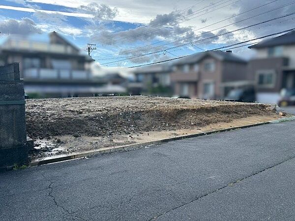 更地だからこそ動線や間取りを考えやすく、暮らしの計画が立てやすいです。