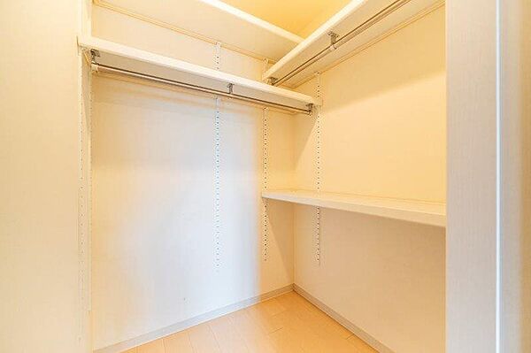 服や趣味をまとめやすく、部屋が散らかりにくいです。