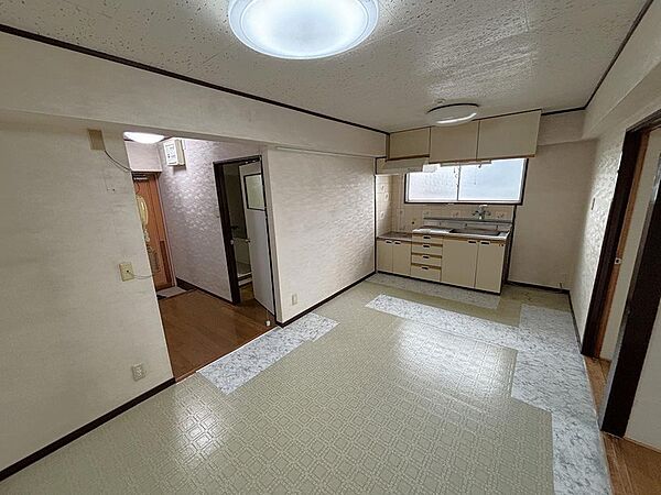 毎日の始まりと終わりをここで迎える大切な空間はいつでも心地良い空気感を演出してくれます。
