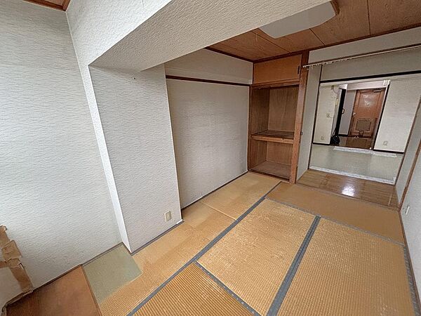 充分な広さを備えた和室はお子様の自発性と成長を促します。