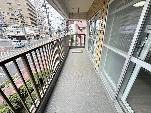 風通しも良いためお洗濯もしっかり乾きそうですね！