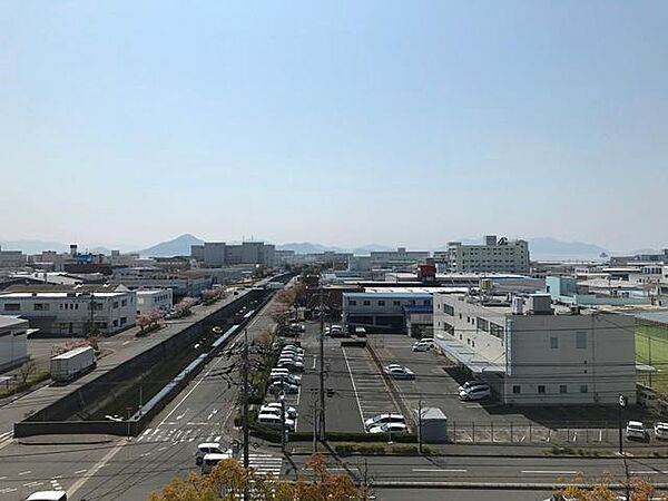 商工センターの市街地・瀬戸内海眺望あり。宇品の花火大会鑑賞できます。