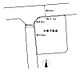 区画図：約11mの接道がある対象不動産。道路との高低差がない平坦な土地。建築プランのイメージが広がる整形地です。
