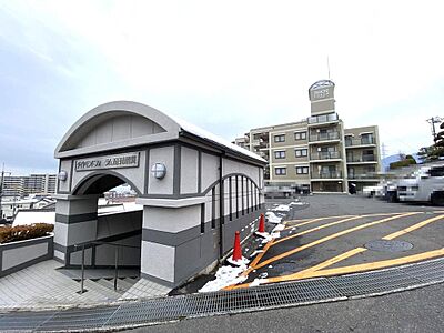 外観:駐車場引き継ぎ可能です♪ 外観:駐車場引き継ぎ可能です♪