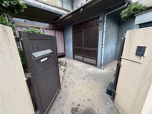 玄関を拡大表示