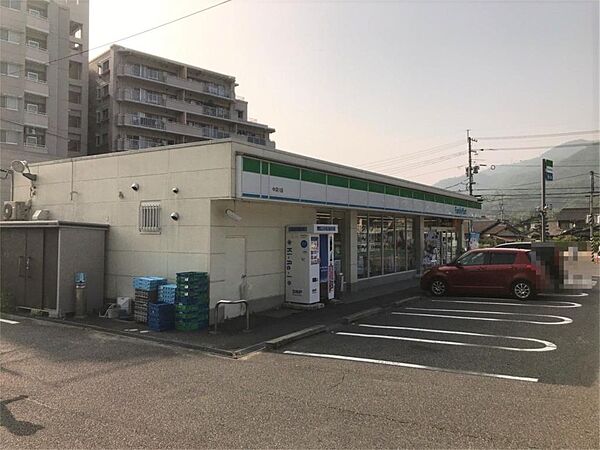 ファミリーマート 中深川店（844m）