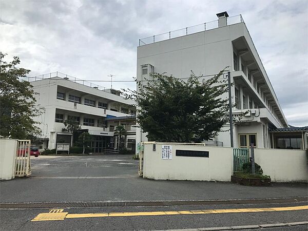 広島市立亀山南小学校（1435m）