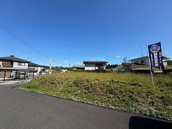 日当たりの良い整形地。閑静な住宅街で落ち着いた暮らしを実現できます。理想のマイホームを建築しませんか？