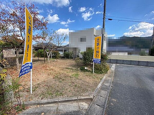 広々とした敷地で、建築プランも柔軟に対応可能です。住まいの夢を叶える土地としてご検討ください。