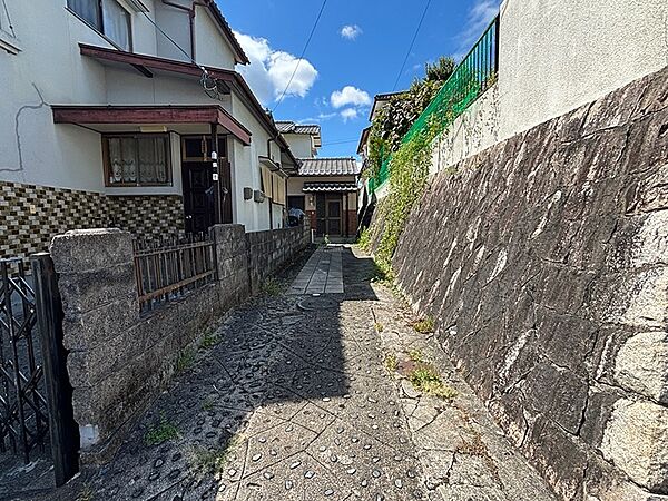 日当たりの良い南向きの家で、静かな暮らしが叶います。