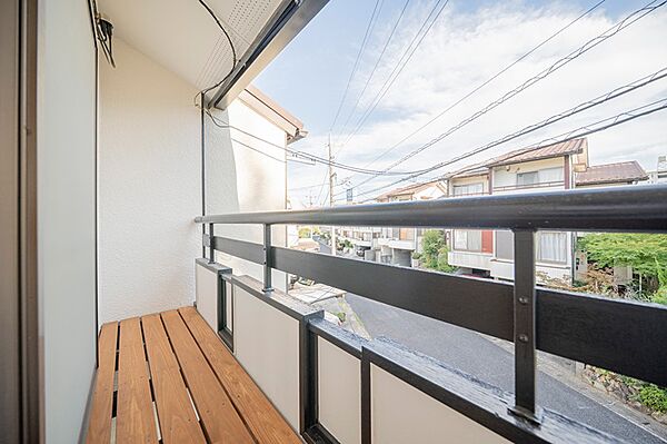 日差しを感じられるバルコニーは、洗濯物を干すのはもちろん、ちょっとした休憩スペースにもおすすめです。