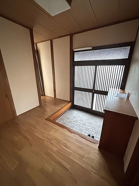 玄関を拡大表示