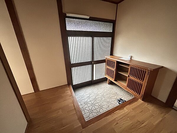 玄関を拡大表示