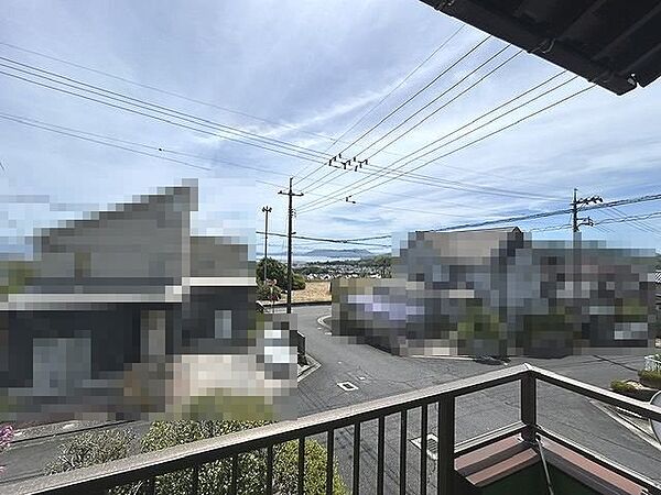 2階洋室からは海が望めます
