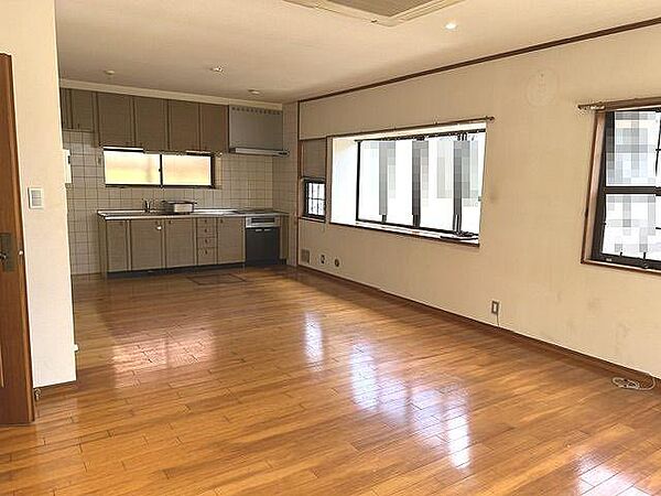 明るく開放感のあるリビング