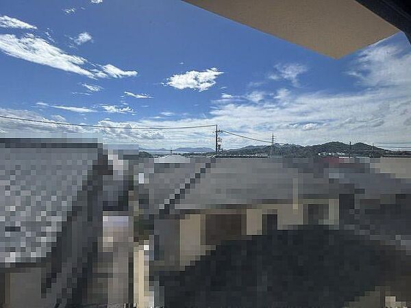 2階から宮島と海が望めます