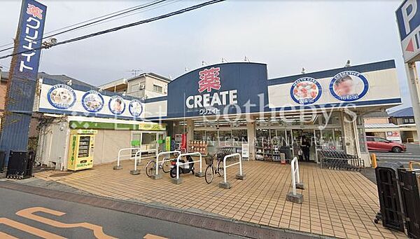 クリエイトエス・ディー辻堂東海岸店 徒歩10分。かぜ薬や衛生用品、化粧品や食料品まで幅広く揃うドラッグストアが徒歩圏内にあり、急な体調不良や日用品の買い足しにも安心です。 800m