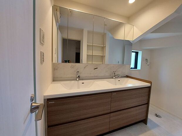 同仕様ダブルボウル洗面