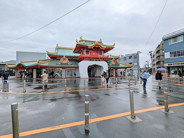 徒歩13分。片瀬江ノ島駅 1140m