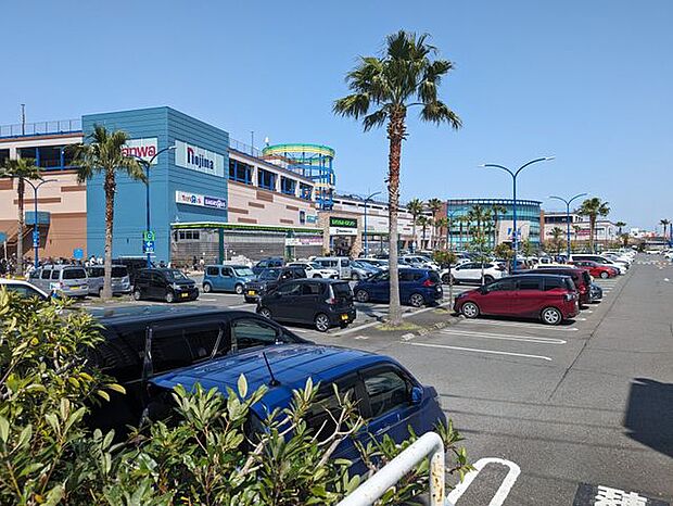 湘南モールフィル 徒歩10分。 890m