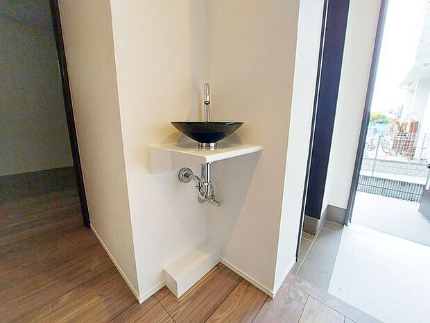 玄関にセカンド洗面