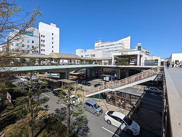 藤沢駅(JR東日本 東海道本線) 徒歩7分。3路線利用可能な藤沢駅 720m