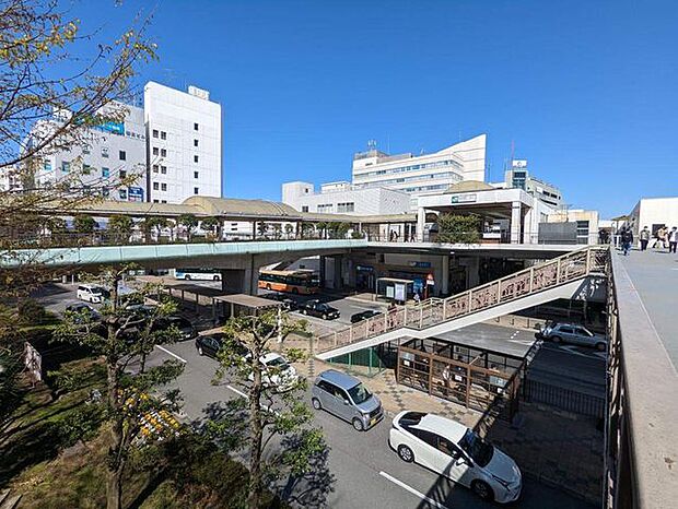 藤沢駅(JR東日本 東海道本線) 徒歩10分。3路線利用可能な藤沢駅 740m