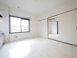 東京メトロ丸ノ内線 四谷三丁目駅 徒歩6分の賃貸マンション 3階1DKのリビング/ダイニング